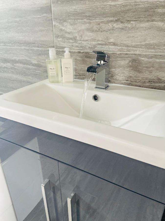 Newly Refurbished Beautiful Location 1 Bedroom Residential House Cramlington Buitenkant foto